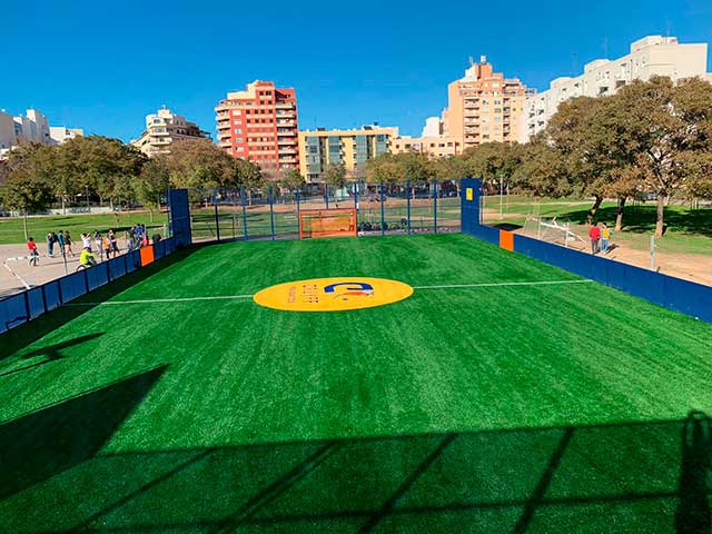 Instalación y mantenimiento de césped artificial para pistas multideporte Instalación y mantenimiento de césped artificial para pistas multideporte