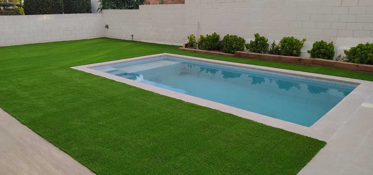 Instalación de césped artificial para jardines particulares · Pavimentos recreativos · Cespedland