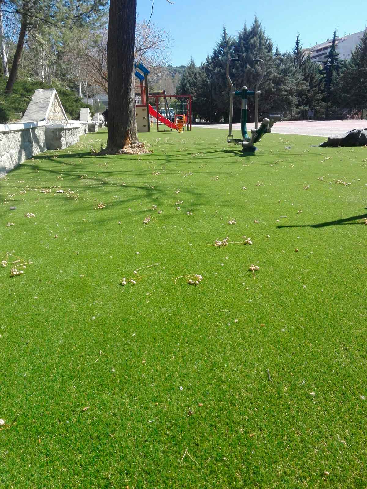 Instalación y mantenimiento de césped artificial decorativo para parques infantiles · Pavimentos recreativos Instalación y mantenimiento de césped artificial decorativo para parques infantiles · Pavimentos recreativos