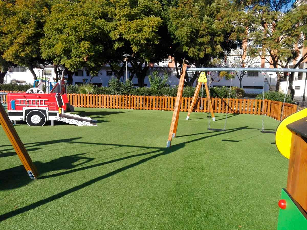 Instalación y mantenimiento de césped artificial decorativo para parques infantiles · Pavimentos recreativos Instalación y mantenimiento de césped artificial decorativo para parques infantiles · Pavimentos recreativos