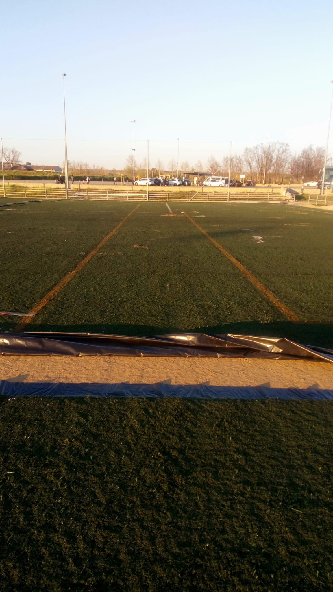 Instalación y mantenimiento de césped artificial para campos de futbol y deportes Instalación y mantenimiento de césped artificial para campos de futbol y deportes