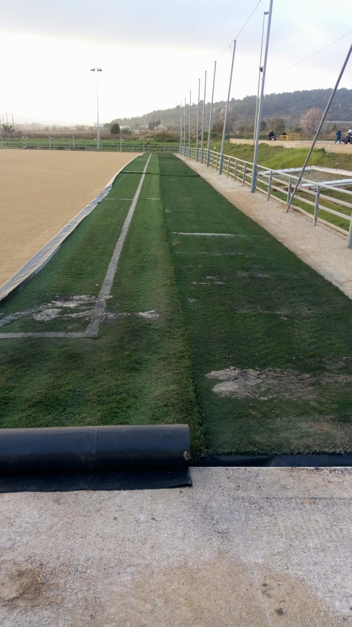 Instalación y mantenimiento de césped artificial para campos de futbol y deportes Instalación y mantenimiento de césped artificial para campos de futbol y deportes
