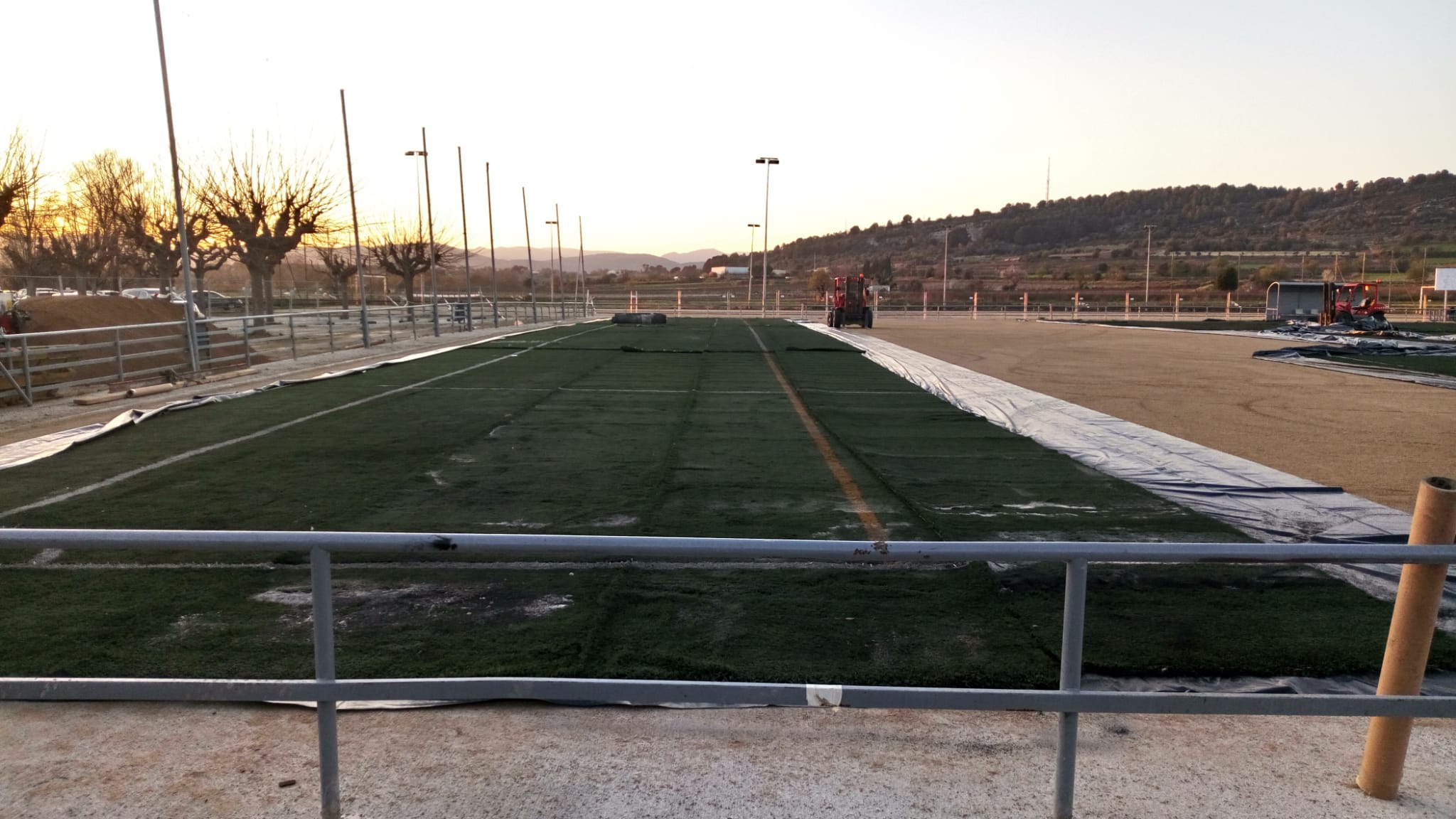 Instalación y mantenimiento de césped artificial para campos de futbol y deportes Instalación y mantenimiento de césped artificial para campos de futbol y deportes
